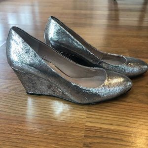 Vince Caputo beautiful Melle silver wedge